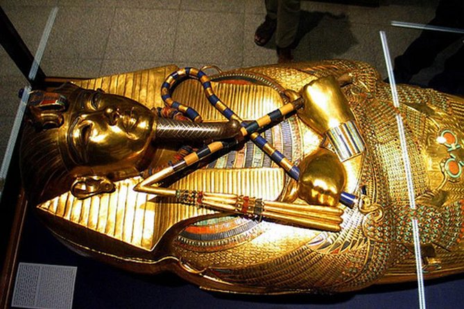 Egyptian Museum in Cairo: Private Guided Tour - Statues, pyramid builders, and the wider collection