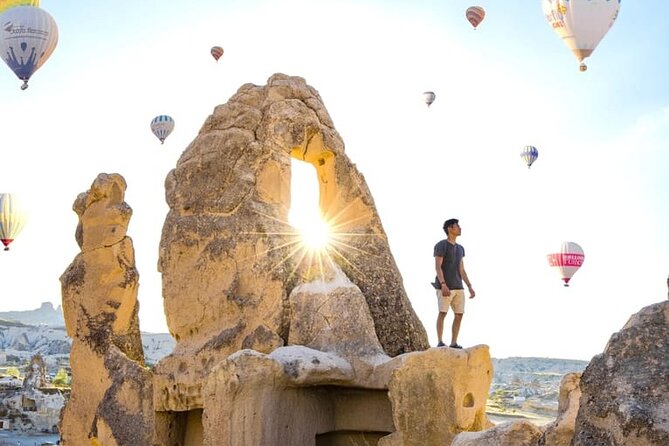 From Aswan: 2 Night-3 Day Nile Cruise & Hot Air Balloon Ride - A hot-air balloon over Luxor