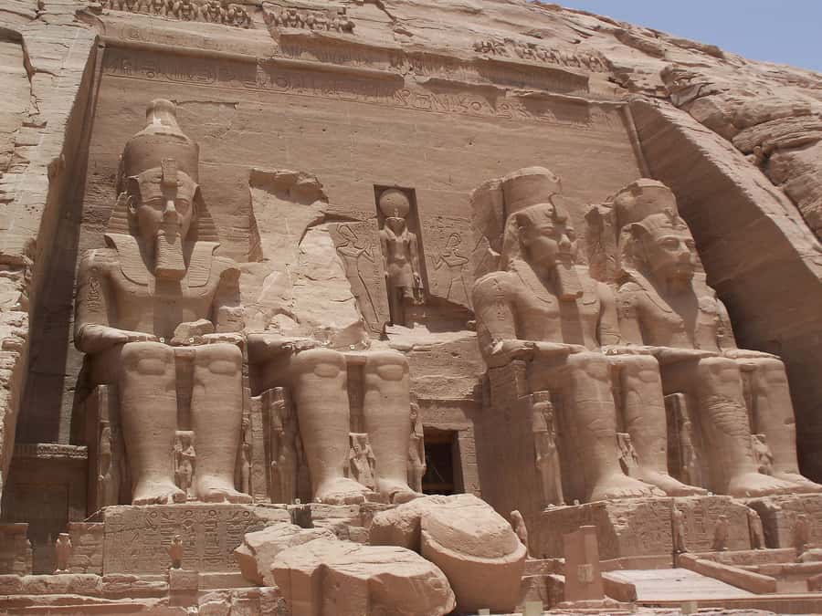 From Aswan: Abu Simbel Temple Day Trip with Hotel Pickup - What to bring for a desert temple day