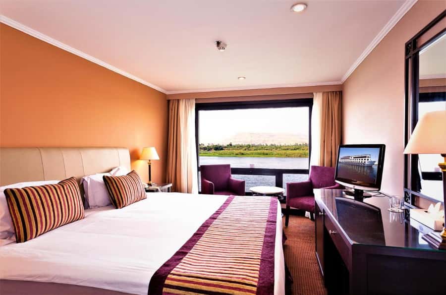 From Aswan: Overnight Nile Cruise to Luxor with Meals - Kom Ombo at sunset