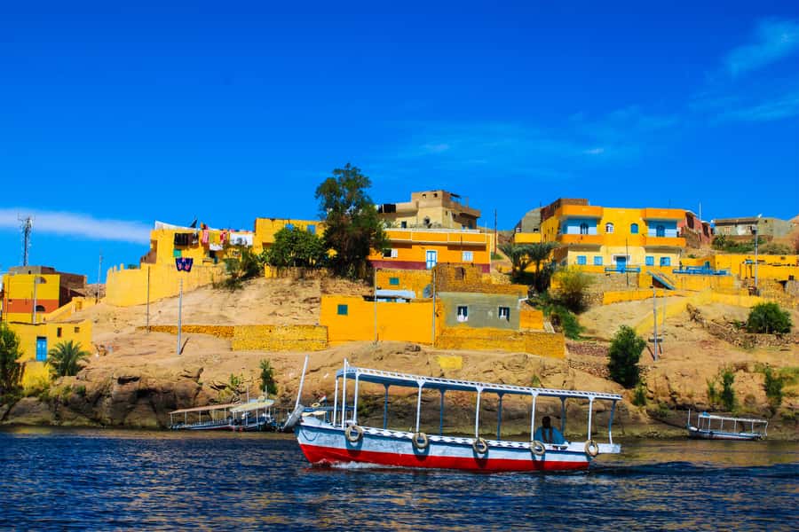 From Aswan: Philae Temple & Motorboat Tour to Nubian Village - Food, shopping, and the shape of the day