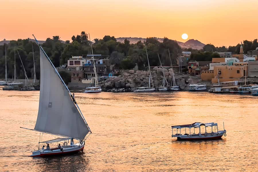 From Aswan: Philae Temple & Motorboat Tour to Nubian Village - Reaching Philae Temple by motorboat
