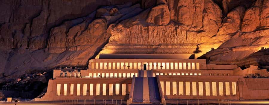 From Cairo: 3-Nights Nile Cruise Luxor, Aswan by Flights - Day three: Edfu by horse carriage and the voyage north