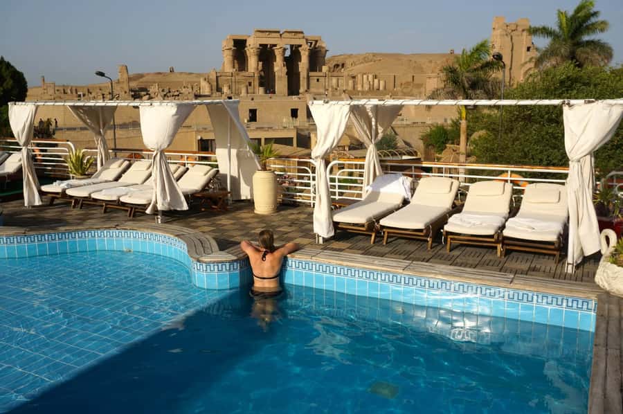 From Cairo: 4-Day Nile Cruise from Aswan to Luxor with Meals - Day 2: Kom Ombo and the long river view