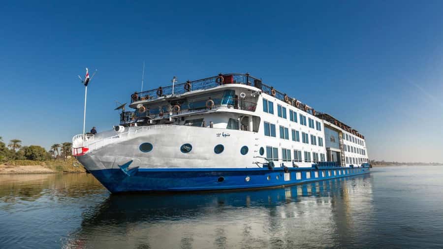 From Cairo: 4-Day Nile Cruise to Aswan w/ Balloon & Flights - Day one: Karnak, Luxor Temple, and the first night aboard