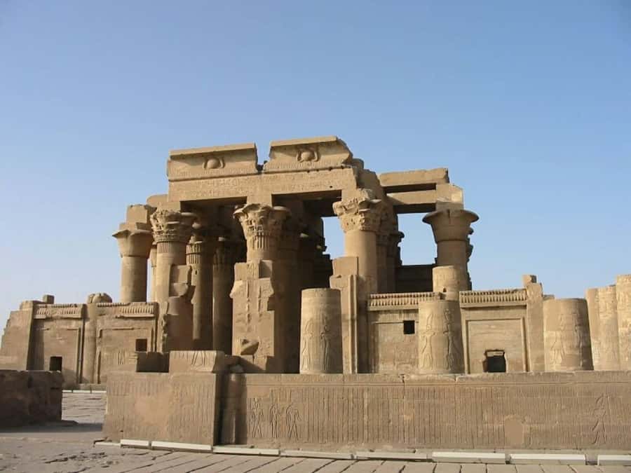From Cairo: 5-Day Tour with Nile Cruise, Balloon, & Flights - From Cairo’s pyramids to Upper Egypt in five days