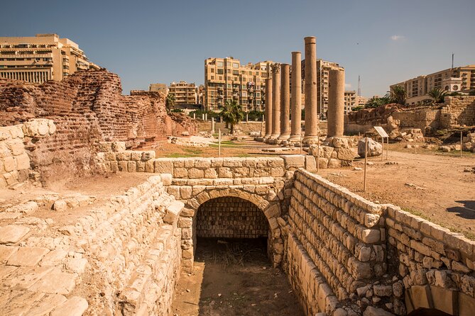 From Cairo: Alexandria Catacombs and Citadel Day Trip with Lunch - Qaitbay Citadel at the water’s edge