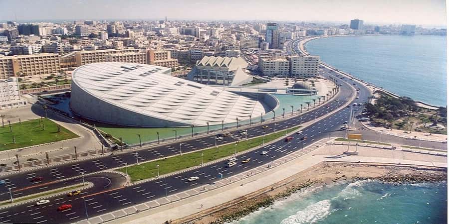 From Cairo: Alexandria Private Day Tour with Guide and Lunch - Lunch beside the Mediterranean