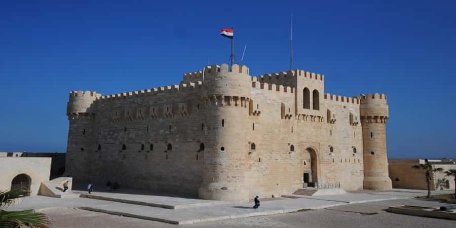 From Cairo: Alexandria Private Day Tour with Guide and Lunch - Kom el Shoqafa Catacombs: Alexandria below street level