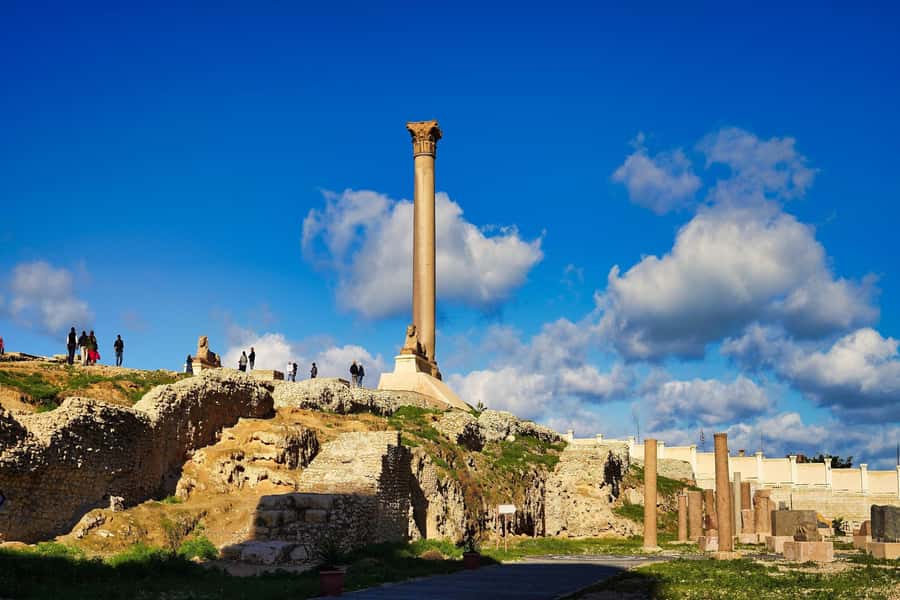 From Cairo: Historical Alexandria Shared Day Tour with Lunch - What the $77 price really covers