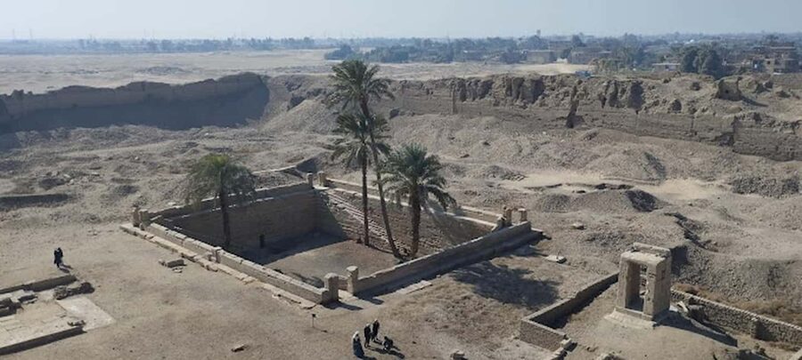 From Hurghada: Abydos, Osireion, and Dendera Day Tour - Lunch and the road to Dendera