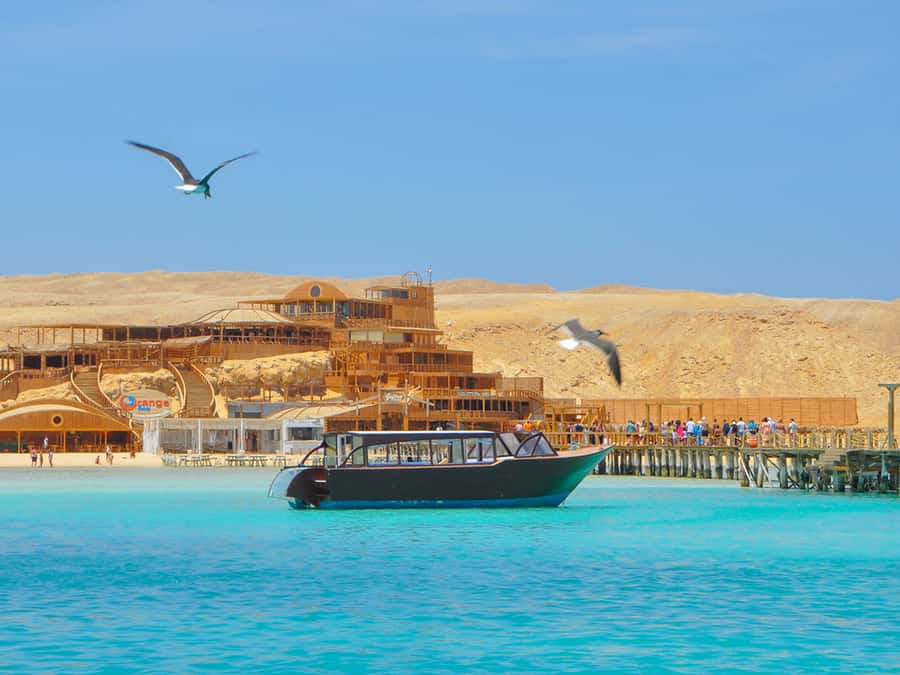 From Hurghada: Giftun Island Cruise with Lunch & Watersports - Lunch, drinks, and life on board