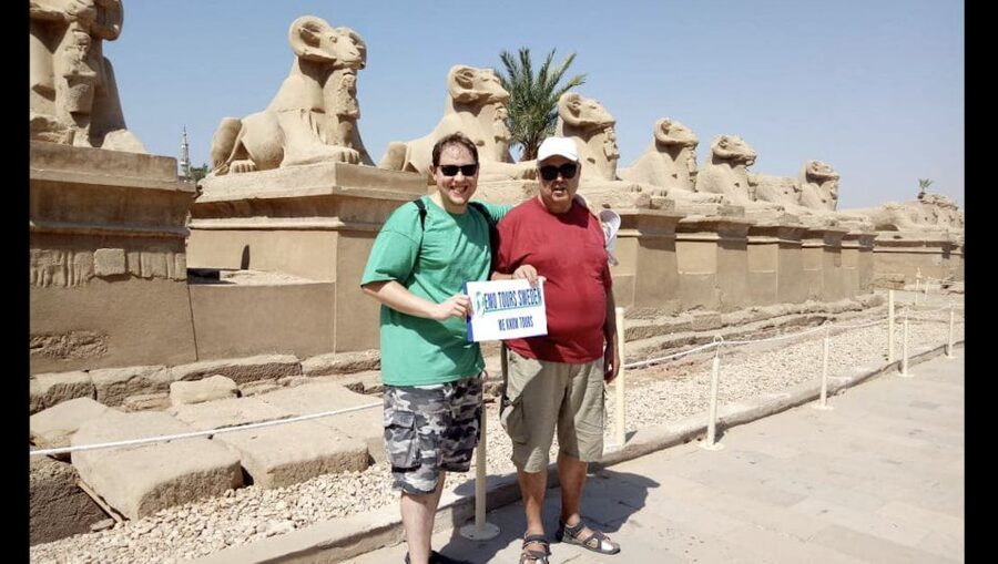 From Hurghada: Luxor Private Guided Day Tour with Lunch - The Colossi of Memnon as a final stop