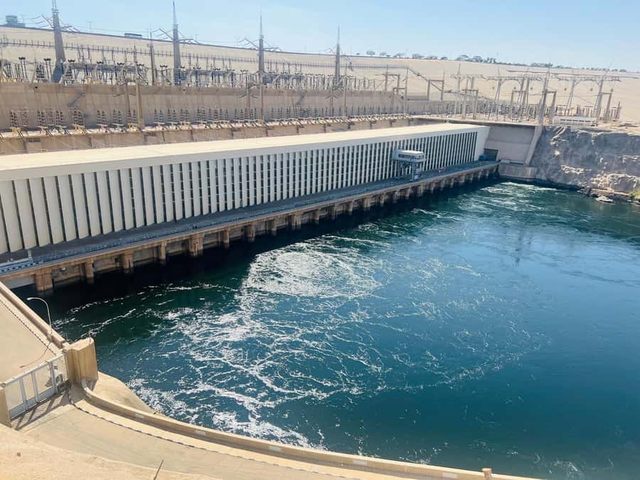 From Luxor: Edfu, Kom Ombo, Aswan Private All-Inclusive Tour - The High Dam and modern Aswan