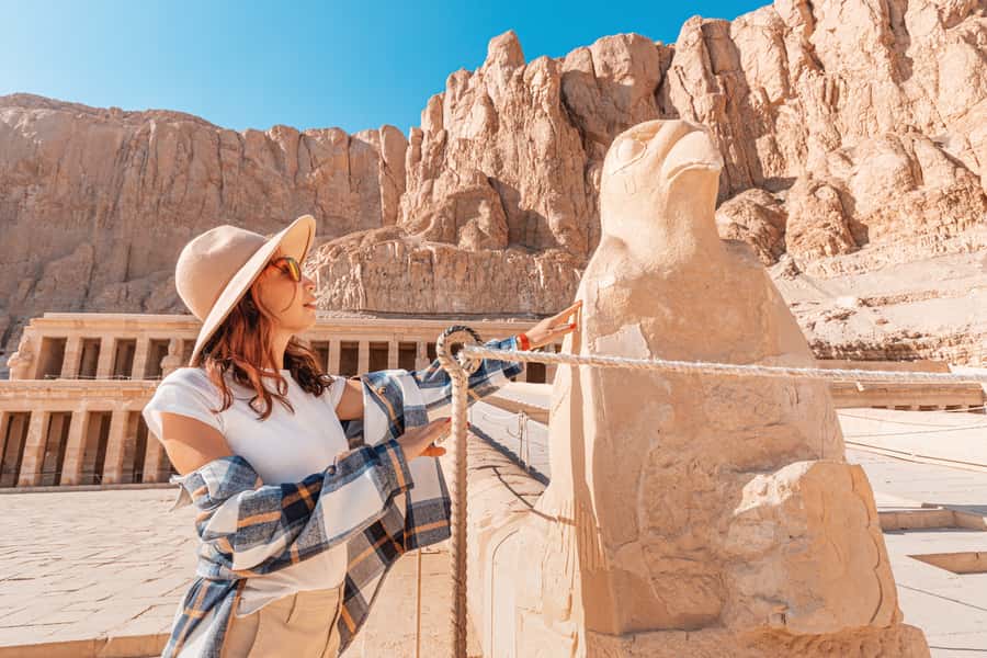 From Luxor: Guided Tour to East or West Banks with Lunch - Felucca or motorboat on the Nile