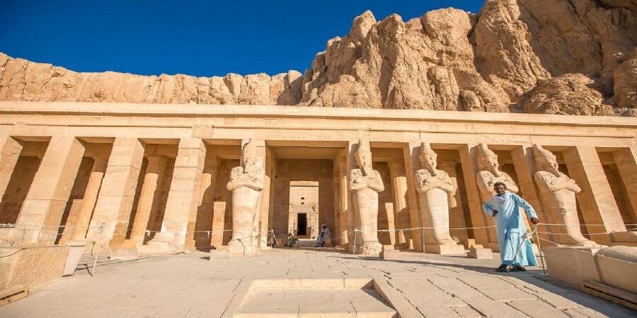 From Luxor: West Bank Tour with Valley of Queens & Lunch - Practical details that affect the morning