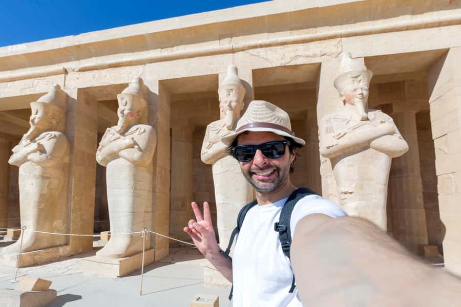 From Luxor: West Bank Tour with Valley of Queens & Lunch - Inside the Valley of the Queens