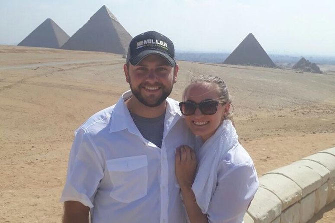 Full-Day Giza Pyramids, Egyptian Museum and bazaar Private Tour - Starting at the Giza Pyramids