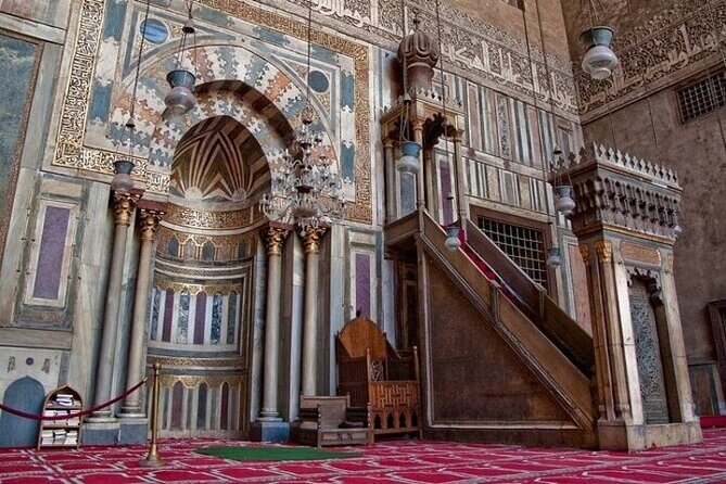 Full Day Giza Pyramids, Egyptian Museum and Khan El Khalili Bazar - What is included, and what is not