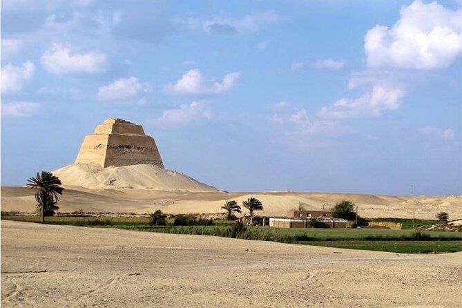 Full Day Guided tour to the Pyramids, Sphinx, Meidum And Dahshur - Lunch, transport, and the real pace of the day