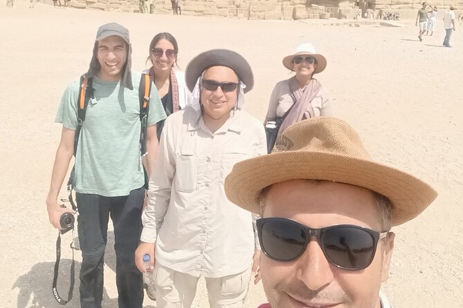 Full-Day Private Tour to Pyramids of Giza, Sphinx, Sakkara pyramid - Giza first: three pyramids and the Sphinx