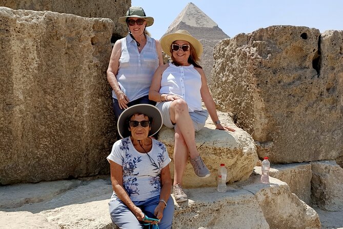 Full Day Tour Giza Pyramids, Egyptian Museum, Khan El-khalili - What the private guide adds