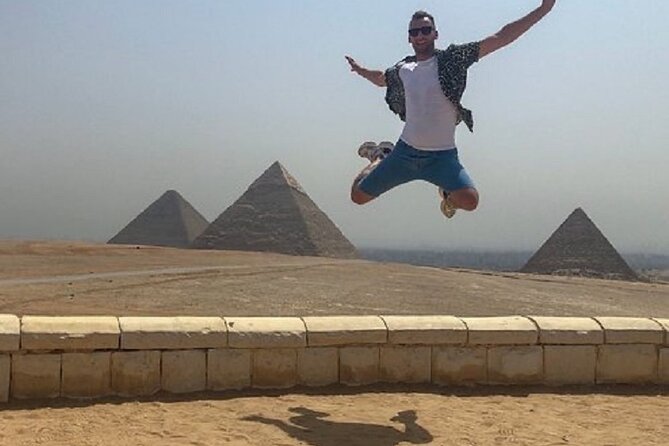 Full - Day Tour to Giza Pyramids , Cairo Museum & Bazaar Includes Lunch - What the private vehicle changes