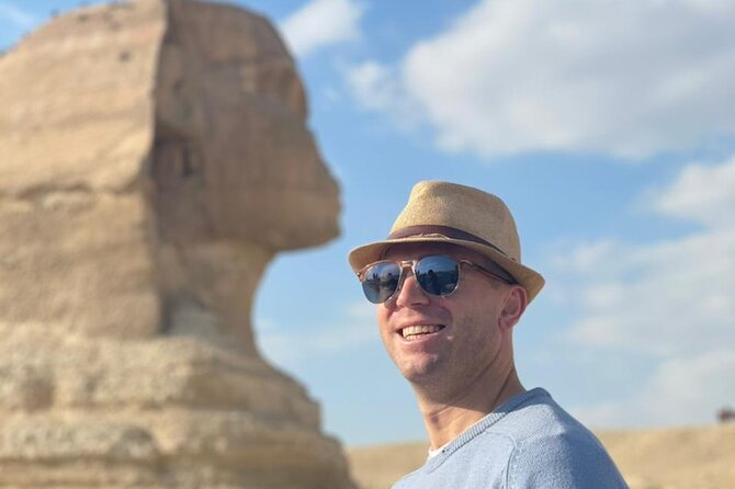 Full - Day Tour to Giza Pyramids , Cairo Museum & Bazaar Includes Lunch - The guides are a major part of the experience