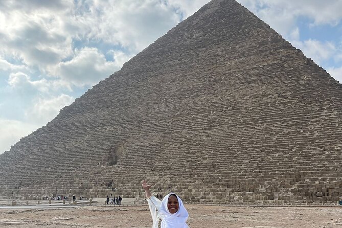 Full Day Tour to Royal Mummies, Giza pyramids, Sphinx and Bazaar - Guides, drivers, and the private service