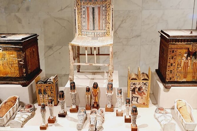 Full Day Tour to Royal Mummies, Giza pyramids, Sphinx and Bazaar - The Giza Pyramids and Sphinx in a two-hour window