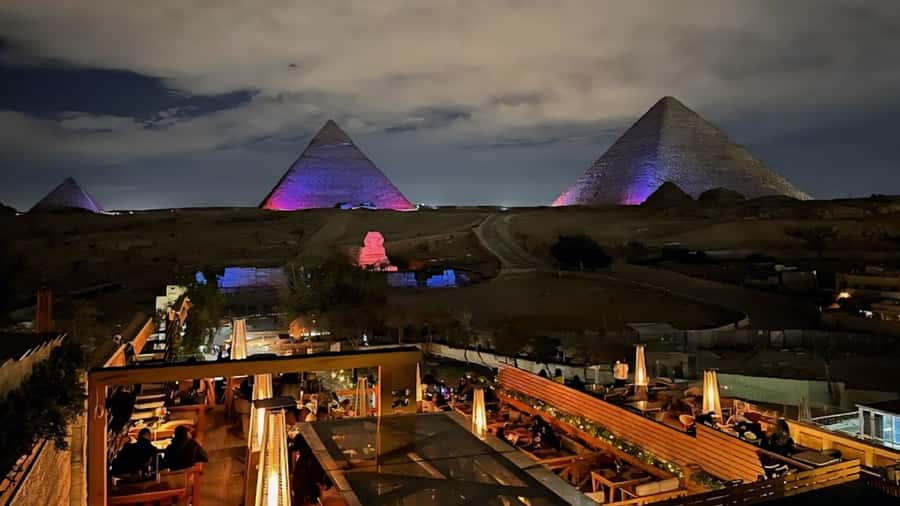 Giza: Dinner with Pyramids All Around You at Rooftop7000 - Dinner above Giza, with the pyramids as your backdrop