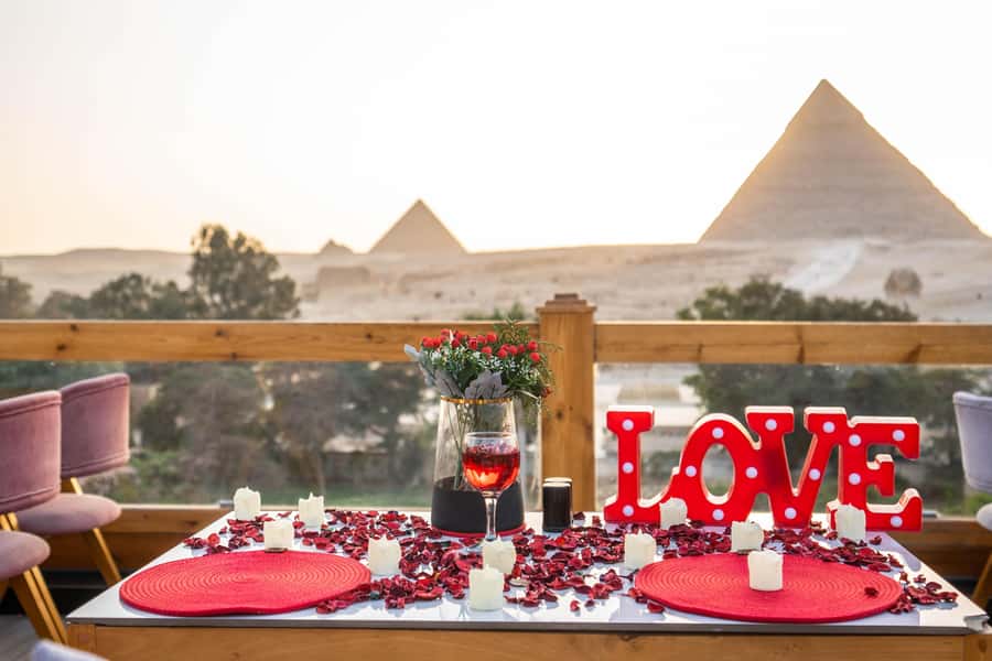 Giza: Dinner with Pyramids All Around You at Rooftop7000 - Practical tips for getting the best experience