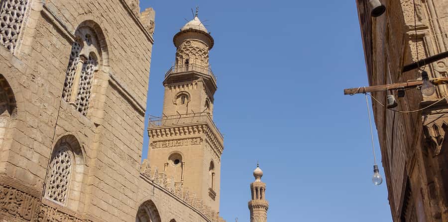 Giza: Egyptian Museum & Optional Khan el-Khalili Tour - What the guides add to the experience