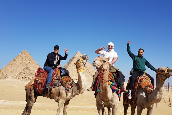 Giza Pyramids, Egyptian Museum and old Bazaar Day Tour - Giza Pyramids: the essential first stop