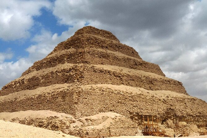 Giza Pyramids, Sakkara and Memphis Day Tour - Giza Pyramids and Sphinx: two and a half hours among icons