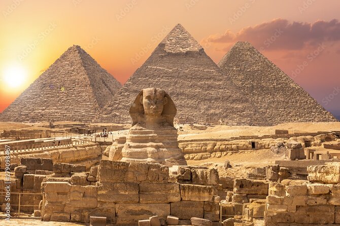 Giza pyramids, Sphinx, and the big museumum - Walking into the Red Pyramid