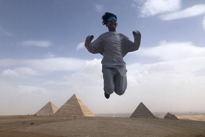 Giza Pyramids & sphinx ,Saqqara(step pyramids,Dahshour (red and bent pyramids) - Who should book this pyramid tour