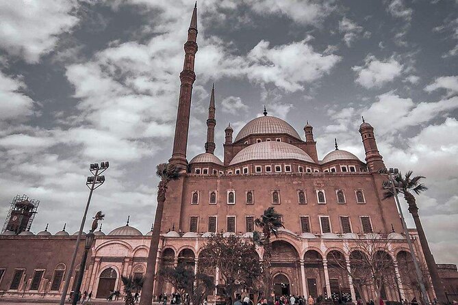 Giza Pyramids, The Egyptian Museum, Cairo Citadel and El Khan Bazaar in Cairo - Two hours among Egyptian antiquities