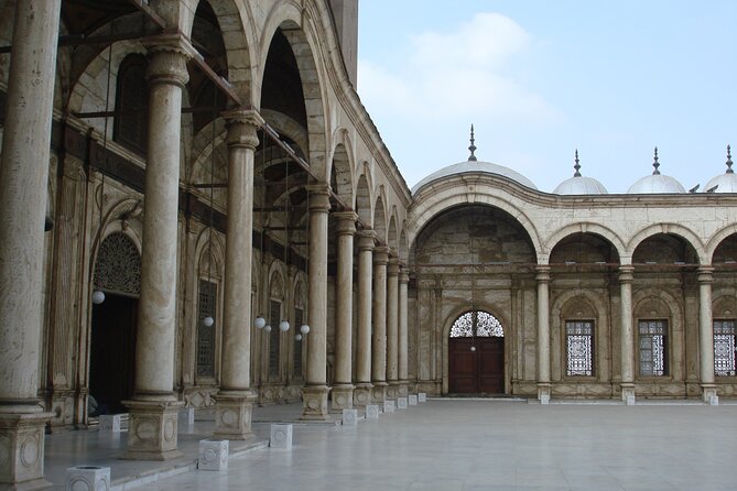 Guided Tour to Giza Pyramids, Museum, Citadel and Khan El Khalili - Lunch after the museum keeps the day practical
