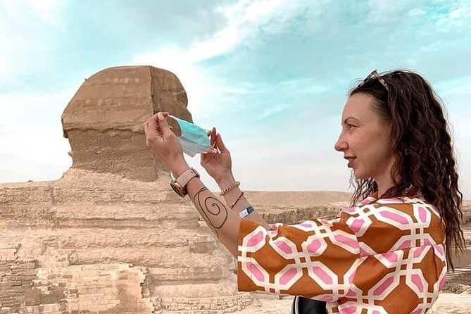 Guided tour to Pyramids of Giza, Sakkara & Memphis: Private Tour with Lunch - Lunch at a local restaurant