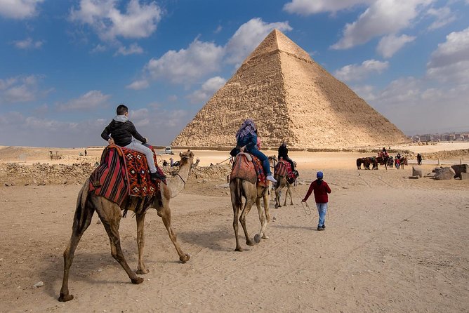 Half-Day Private tour to Pyramids of Giza and Sphinx - Meeting Cheops, Khafre, and Menkaure