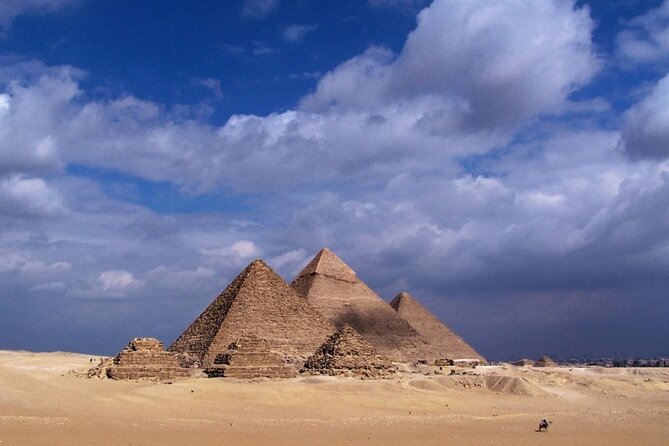 Half Day Tour to Giza pyramids, sphinx Lunch and camel ridding - Koshary lunch at a local Egyptian restaurant