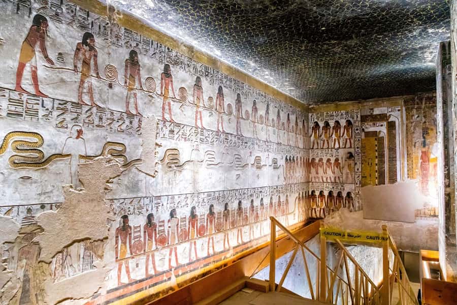 Hurghada: 2-Day Luxor Tour with Hotel, Balloon, & Boat Ride - A hotel night and a Nile felucca