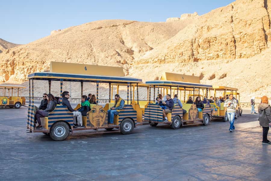 Hurghada: 2-Day Luxor Tour with Hotel, Balloon, & Boat Ride - Day two: balloon, tombs, and the West Bank