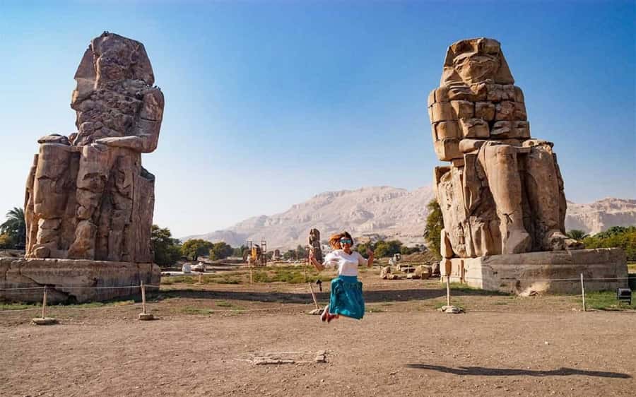 Hurghada: 2-Day Luxor Tour with Hotel, Balloon, & Boat Ride - Valley of the Kings and the tombs underground
