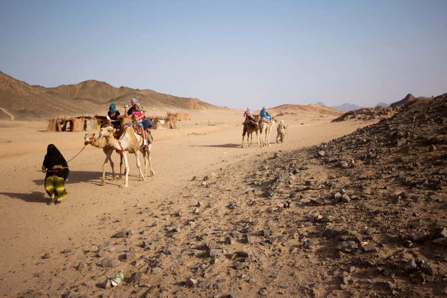 Hurghada: 6-Hour Jeep Desert Safari, Dinner, and Show - Useful booking and packing advice