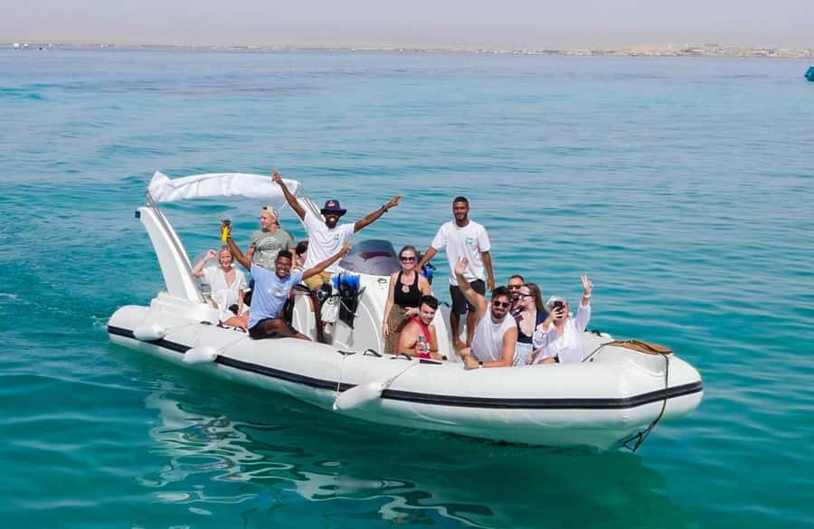 Hurghada: 6 Islands Tour with Dolphin Watching & Snorkelling - Nemo Bay and Orange Bay: beach time with a price tag