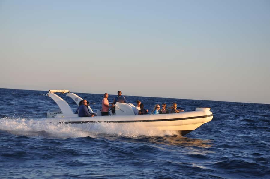 Hurghada: 6 Islands Tour with Dolphin Watching & Snorkelling - The shipwreck snorkeling stop