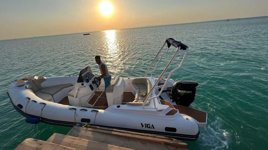 Hurghada: 6 Islands Tour with Dolphin Watching & Snorkelling - From hotel pickup to open water