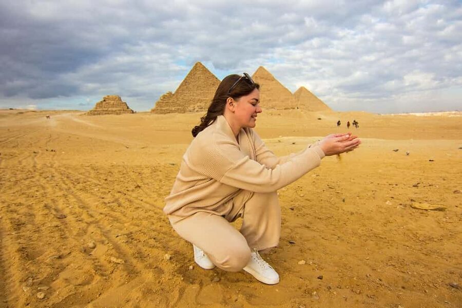 Hurghada: Cairo Pyramids, Sphinx & Egyptian Museum Day Trip - Is $93 good value?